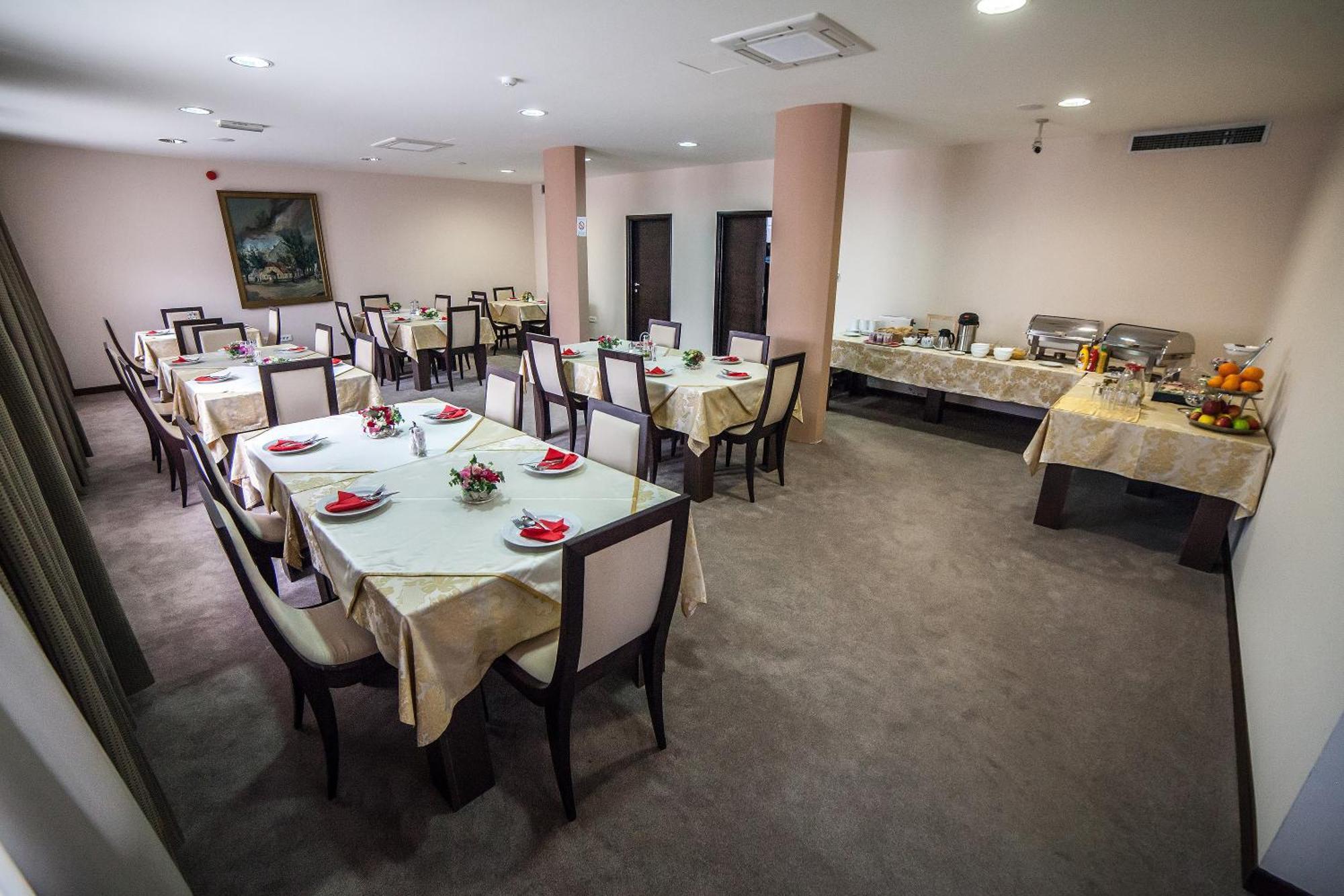 Hotel Terminus Подгориця Екстер'єр фото