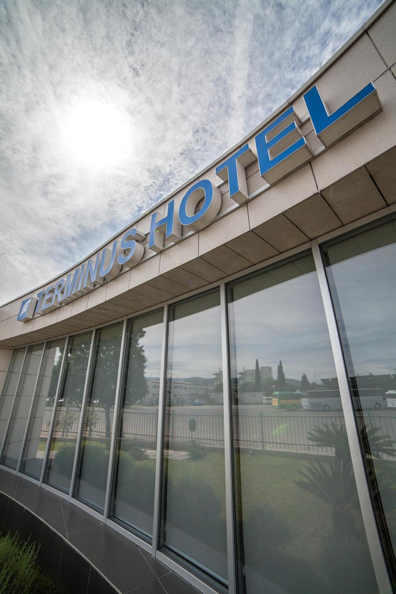 Hotel Terminus Подгориця Екстер'єр фото