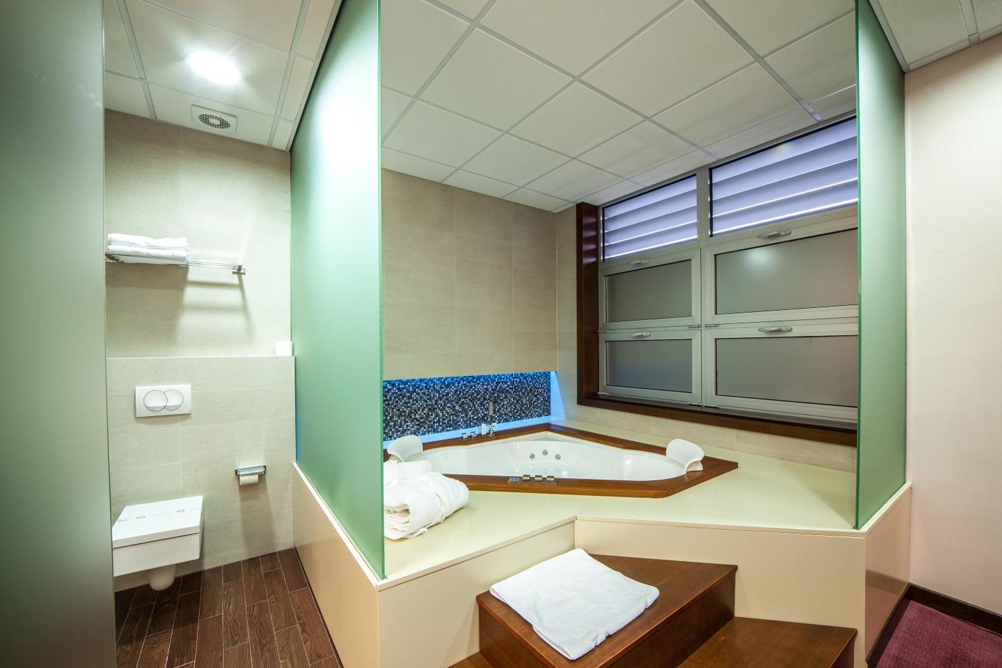 Hotel Terminus Подгориця Екстер'єр фото