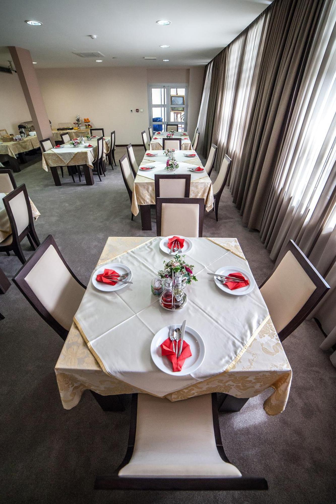 Hotel Terminus Подгориця Екстер'єр фото