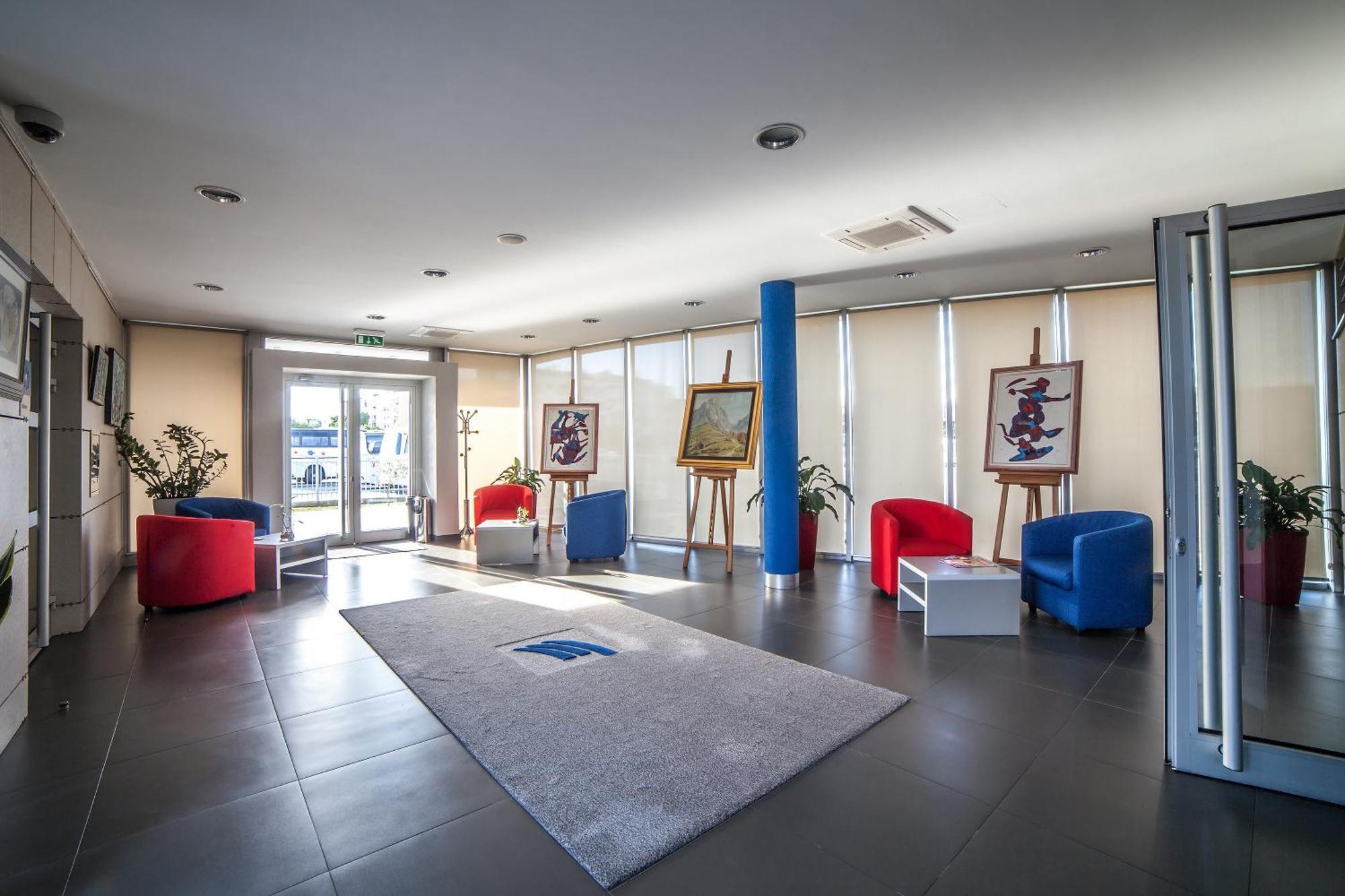 Hotel Terminus Подгориця Екстер'єр фото